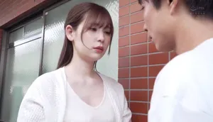 Người chồng tẻ nhạt, vợ yêu nhận ra cậu thanh niên nhà sát bên tốt hơn