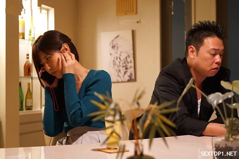 Chồng yêu yếu, vợ tìm đến người yêu củ